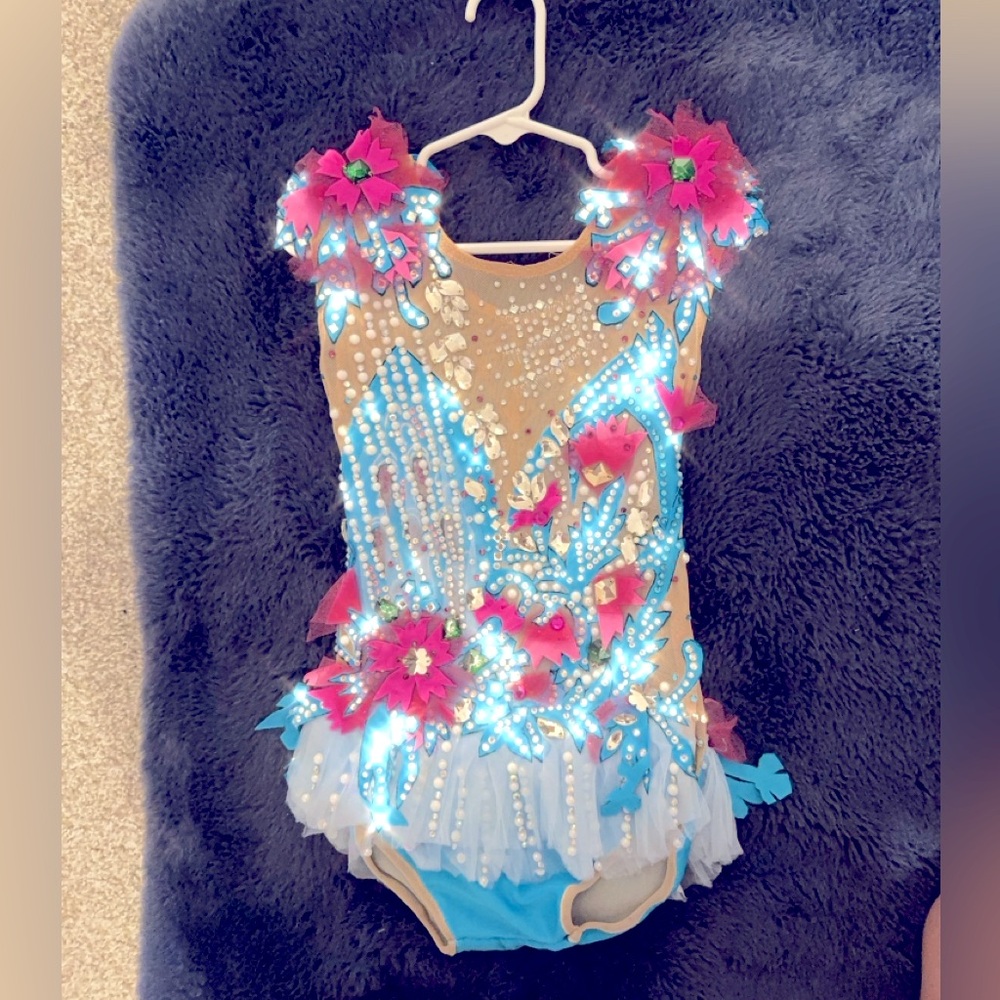 Gymnastics leotard for 7 or 8 years old girl